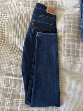 Levi's Women's Dark Indigo Skinny Jeans
